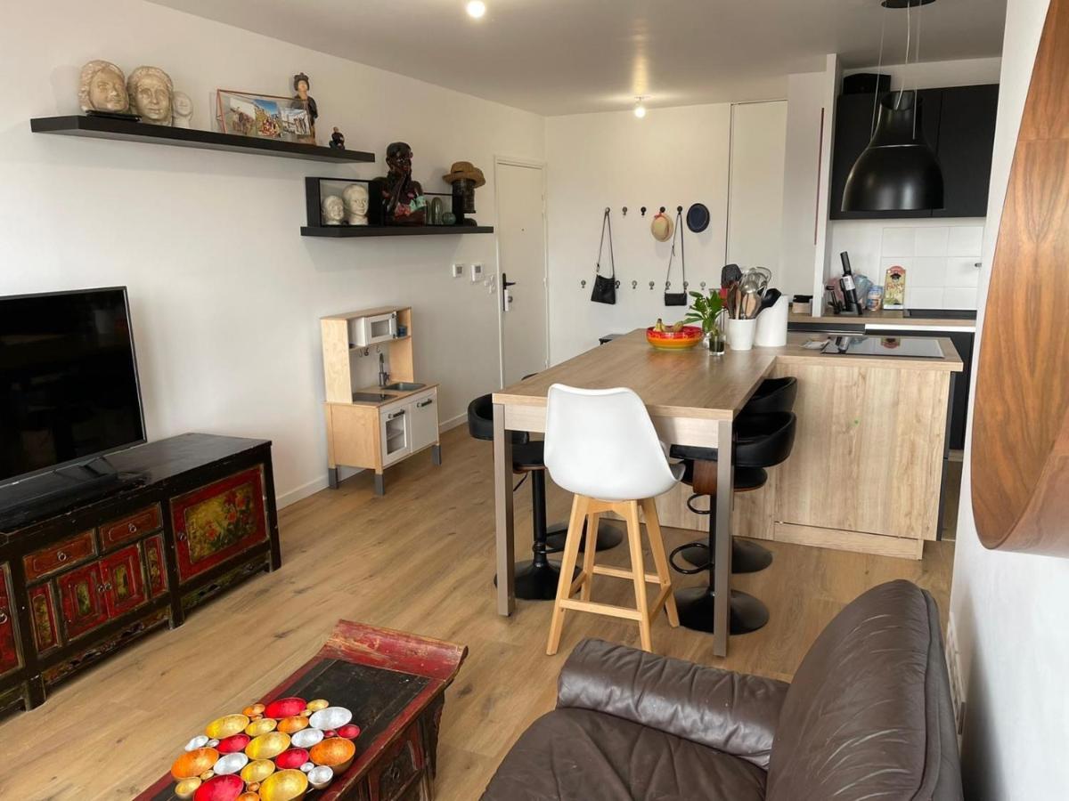 Superbe Apt, Parking Gratuit, Proche Ligne 13&14, Ideal Famille & Vue Montmartre ! Lägenhet Saint-Ouen  Exteriör bild