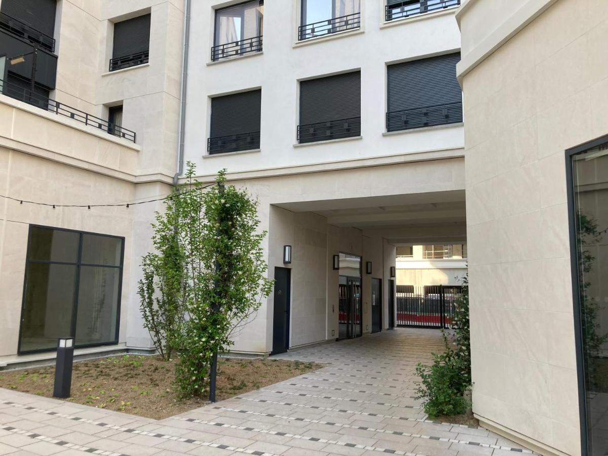 Superbe Apt, Parking Gratuit, Proche Ligne 13&14, Ideal Famille & Vue Montmartre ! Lägenhet Saint-Ouen  Exteriör bild